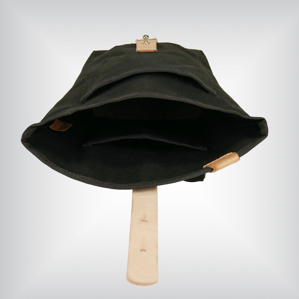Organizational Bliss: Main Compartment and 2 Pockets in the Handlebar Bag "J-23"