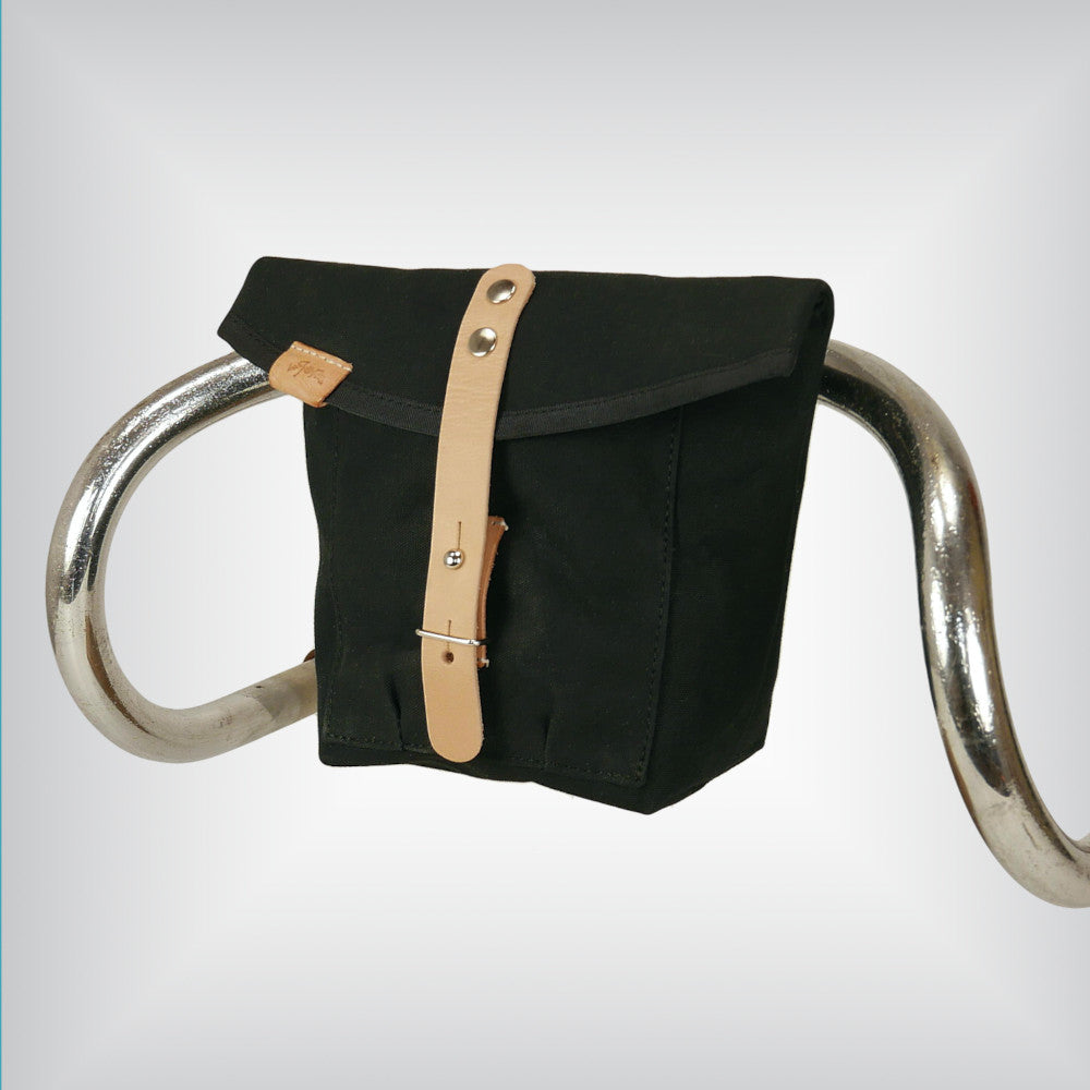 Water-Resistant Canvas with Double-Layered Back and Flap for Improved Impermeability