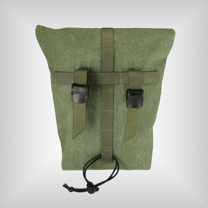 La Jefa's Sergeant Handlebar Bag - Crafted from durable 450g water-resistant canvas, featuring a double-layered back and flap for enhanced waterproofing. Three-position closure strap allows for volume adjustment. Stay organized with five interior pockets and main compartment.