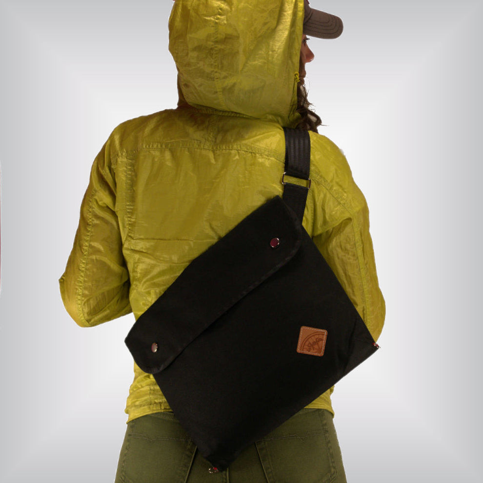 Cycling messenger bag by La Jefa and Sons La Jefa & Sons