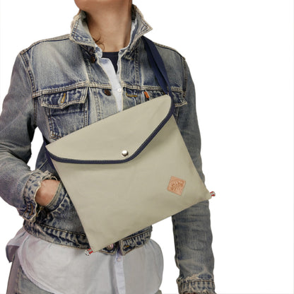 Musette with triangle flap in gray