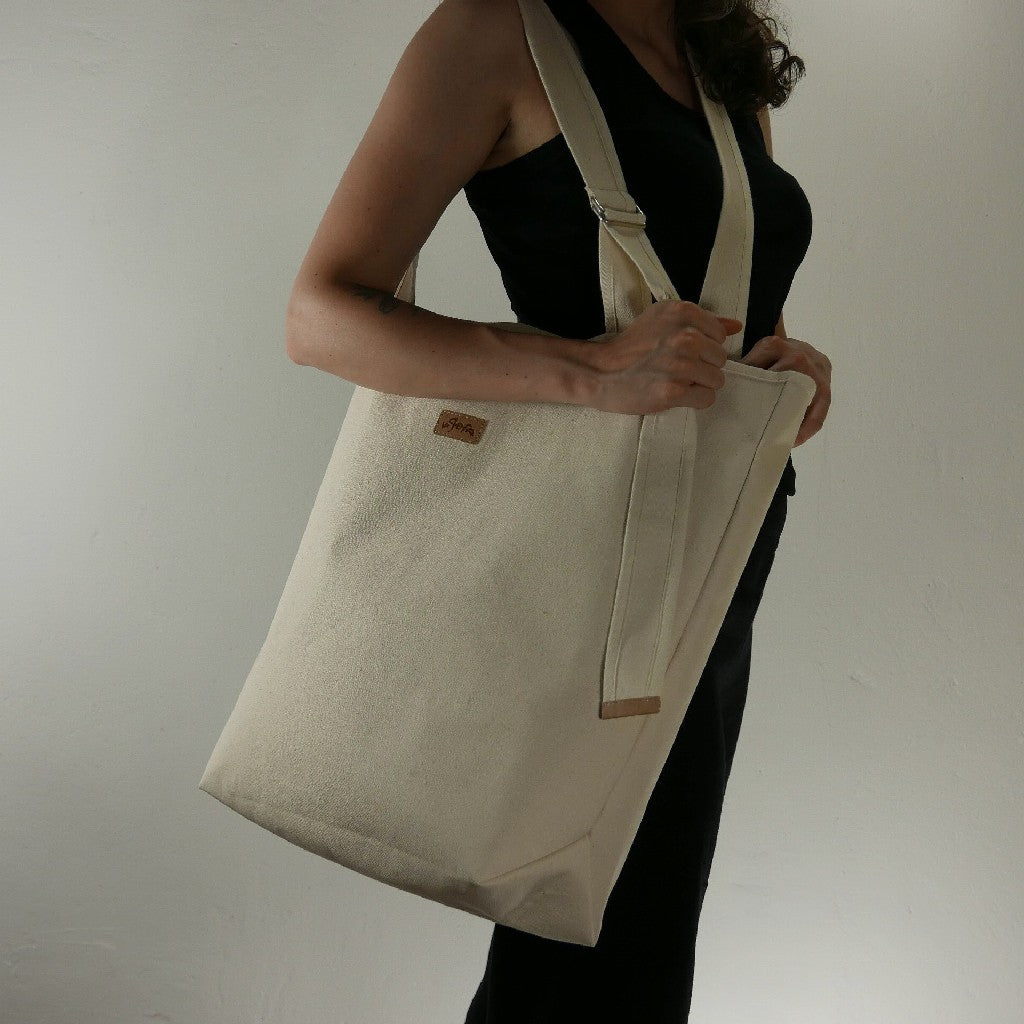 Big shopper bag convertible to cross-body bag