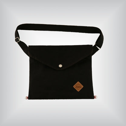 Musette with triangle flap in black