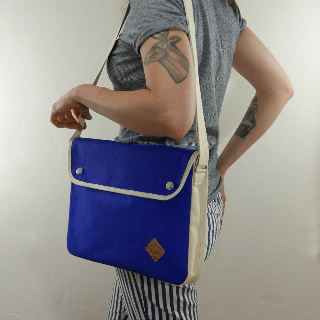 modern retro shoulder bag handmade by la jefa and sons