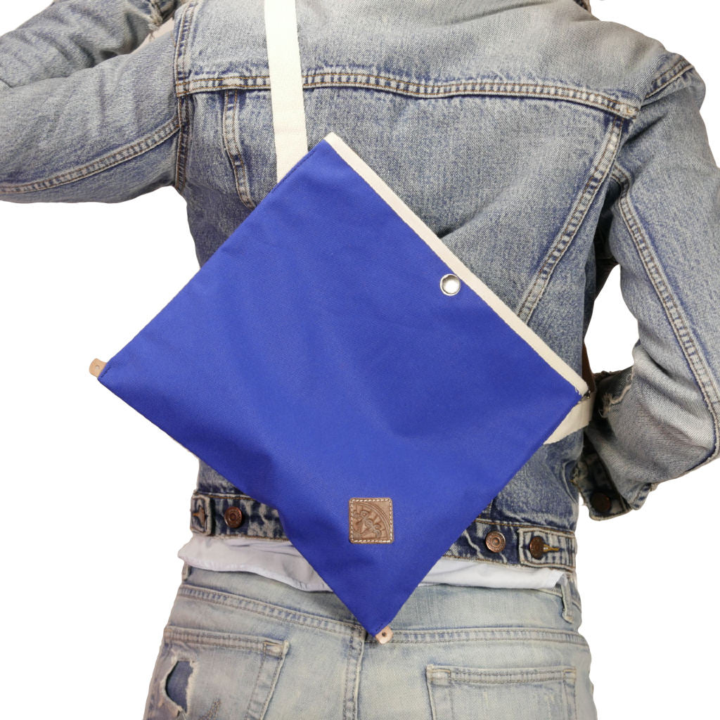 Musette in royal blue with white pipping
