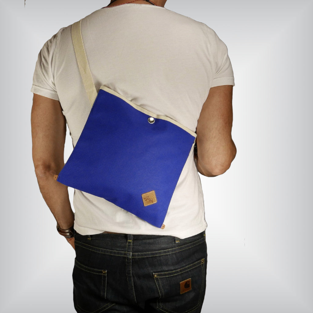 Musette in royal blue with white pipping
